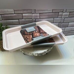 Masterclass 🧑‍🍳 ❤️Premium Bakeware nonstick (2) Brownie Pan 13” baby pink NWT